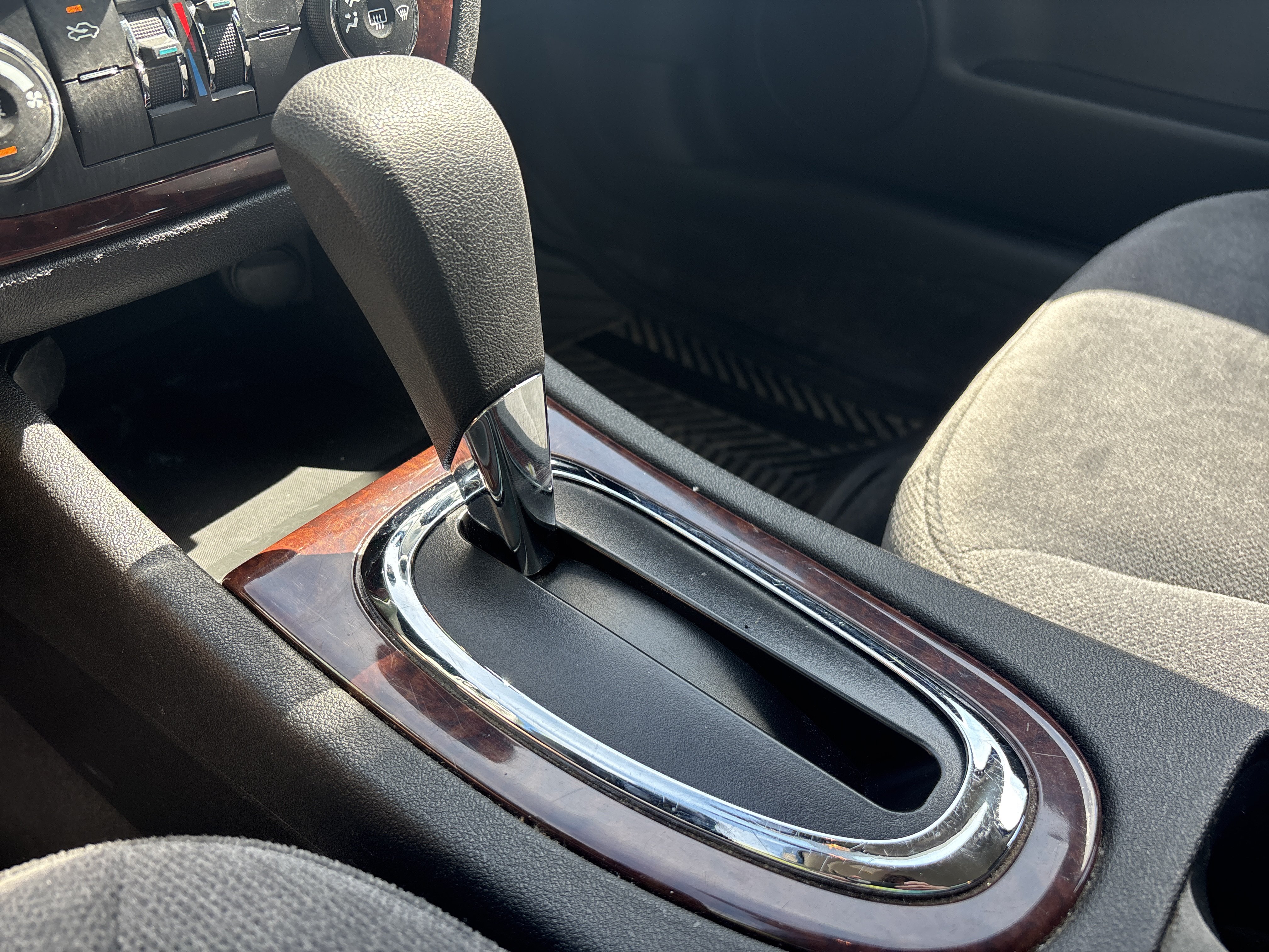 Used 2011 Chevrolet Impala LT FWD image 26