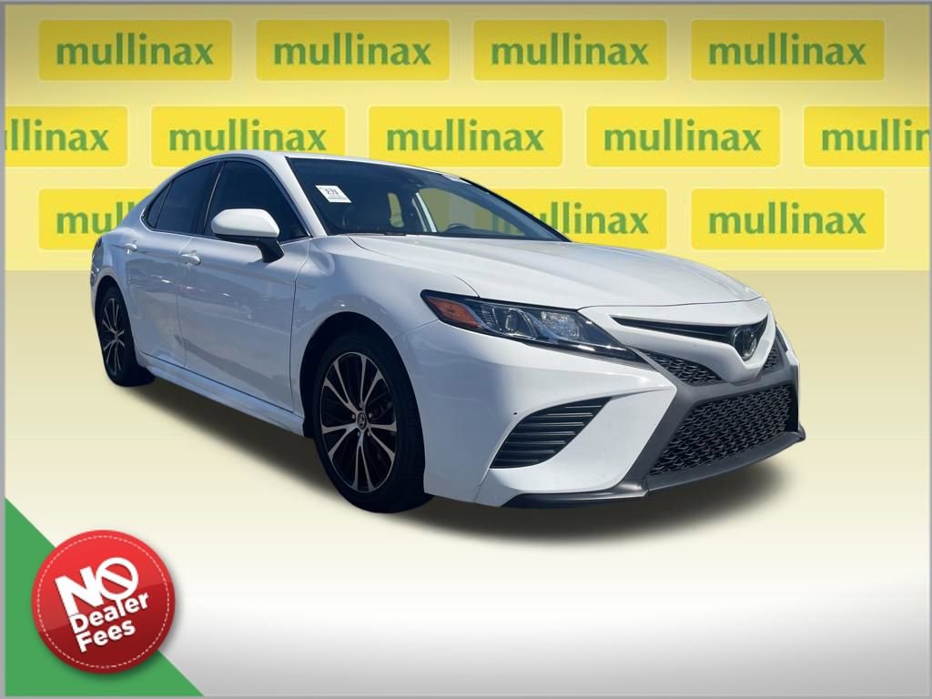 Used 2019 Toyota Camry SE FWD image 1