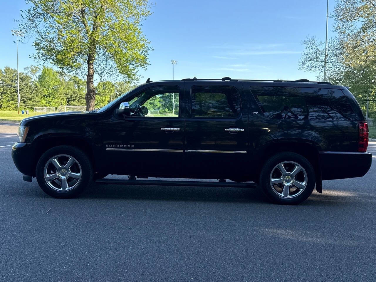 Used 2011 Chevrolet Suburban LTZ AWD/4WD image 10