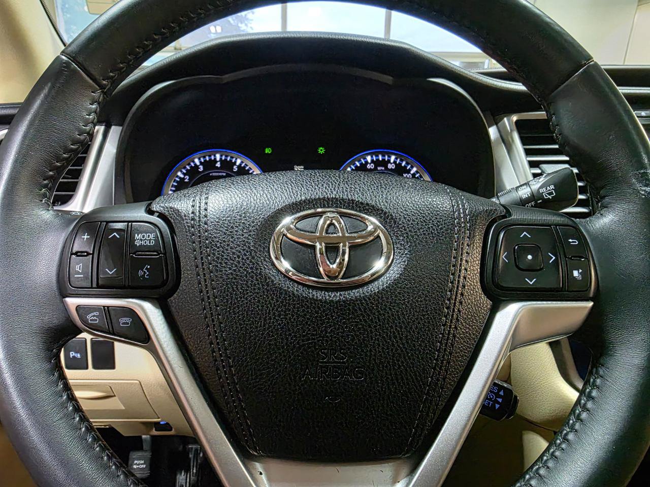 Used 2015 Toyota Highlander Limited AWD/4WD image 32