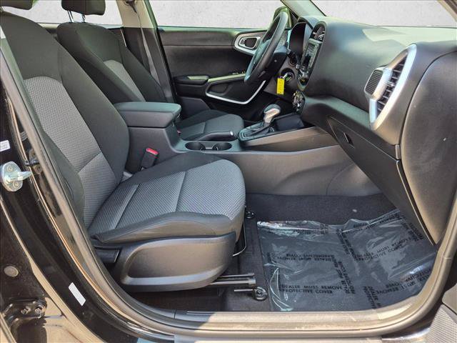 Used 2023 Kia Soul LX FWD image 19