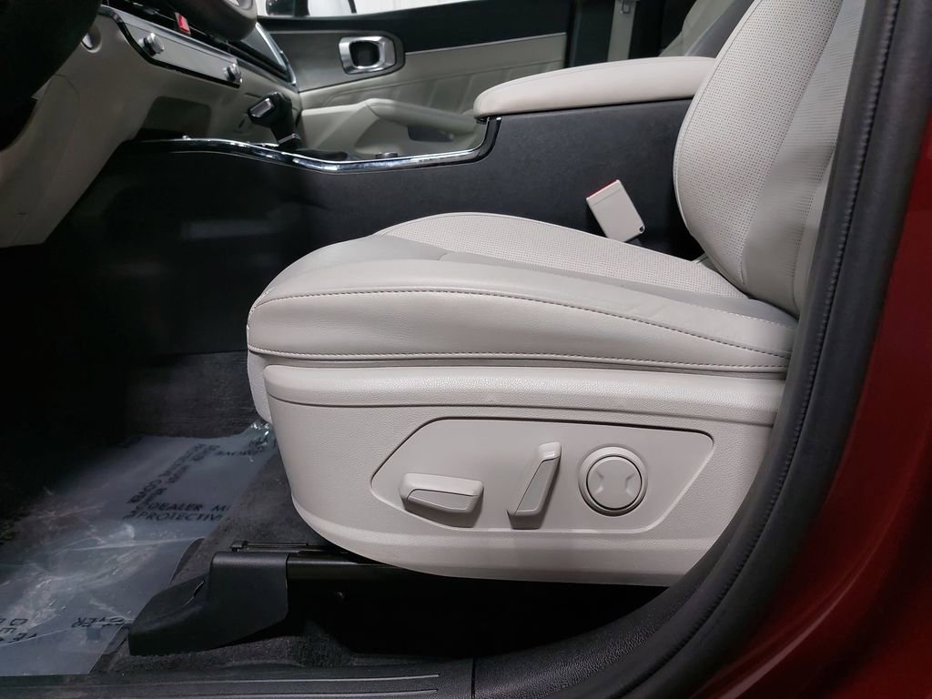 Used 2024 Kia Sorento SX image 32