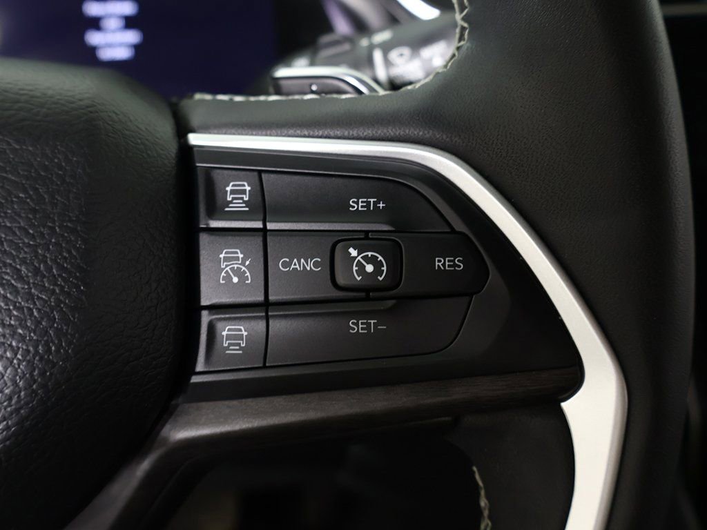 Used 2023 Jeep Grand Cherokee L Limited image 48