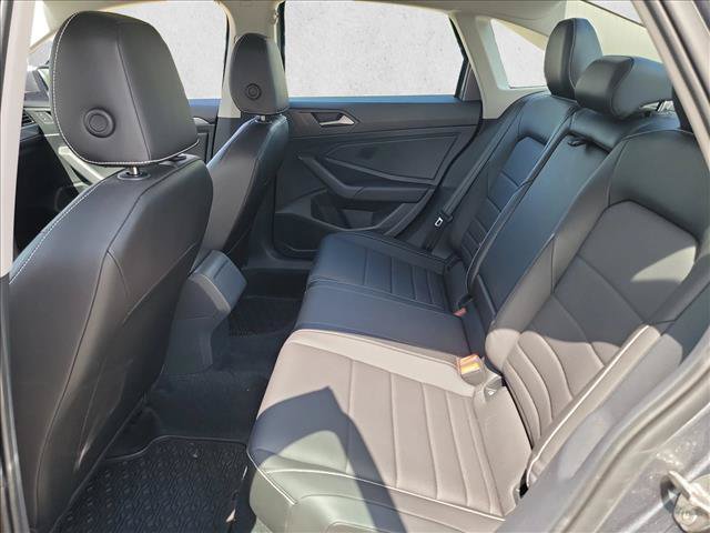 Used 2023 Volkswagen Jetta SE FWD image 11