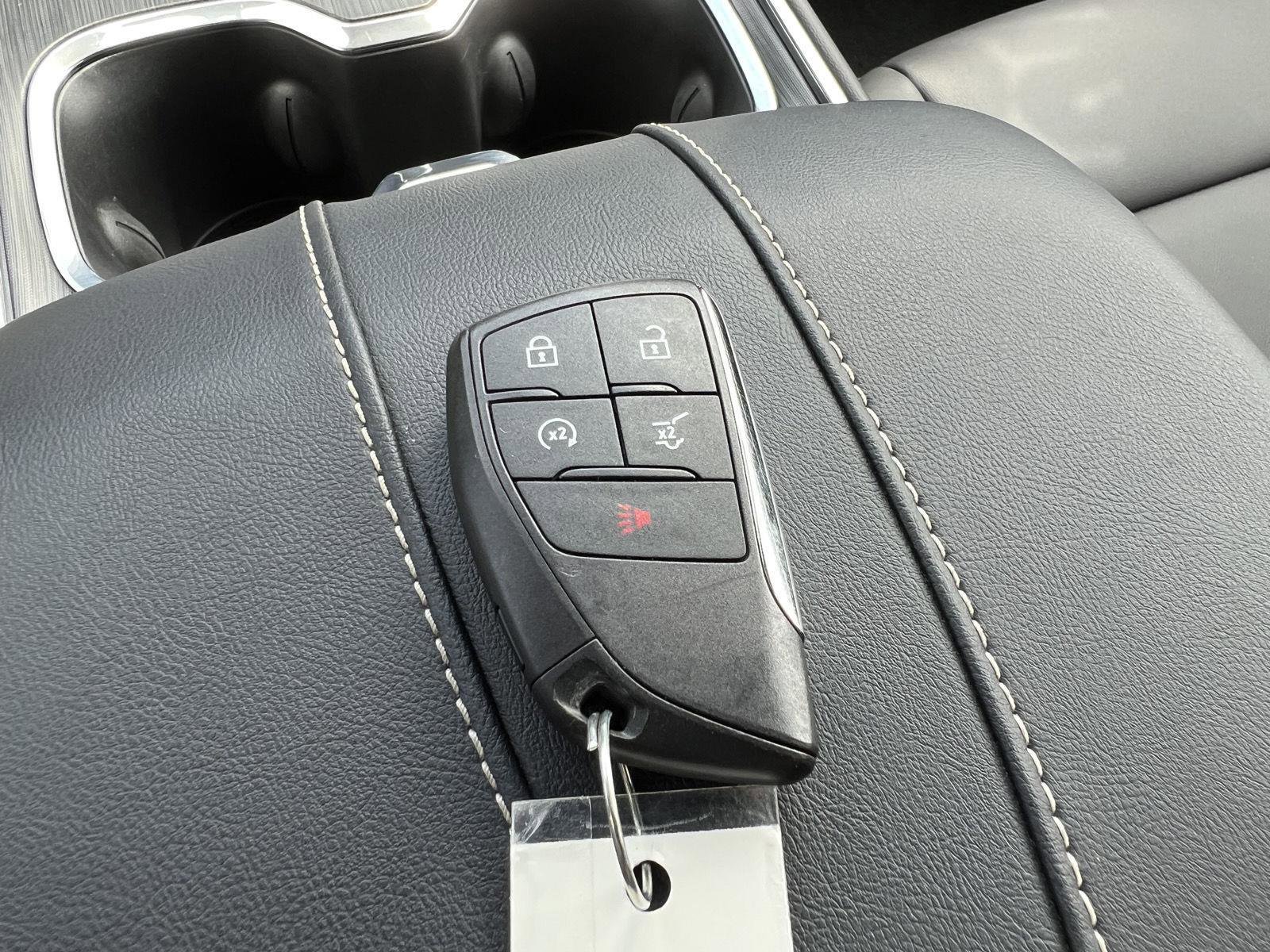 Used 2024 GMC Acadia Elevation AWD/4WD image 39