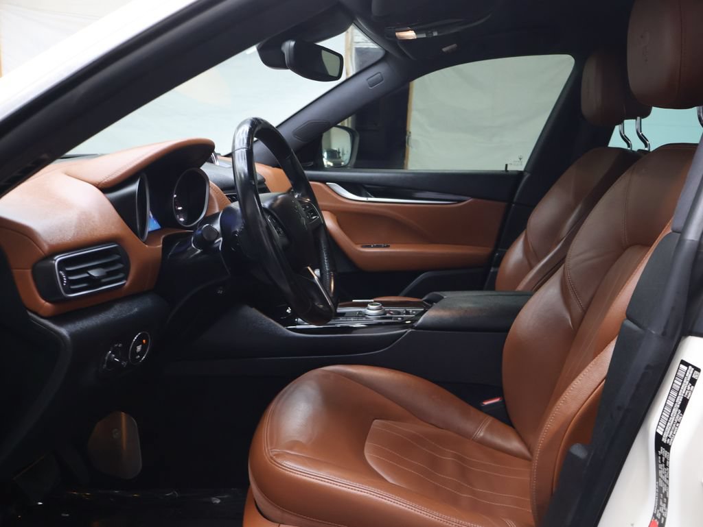 Used 2018 Maserati Levante AWD/4WD image 16