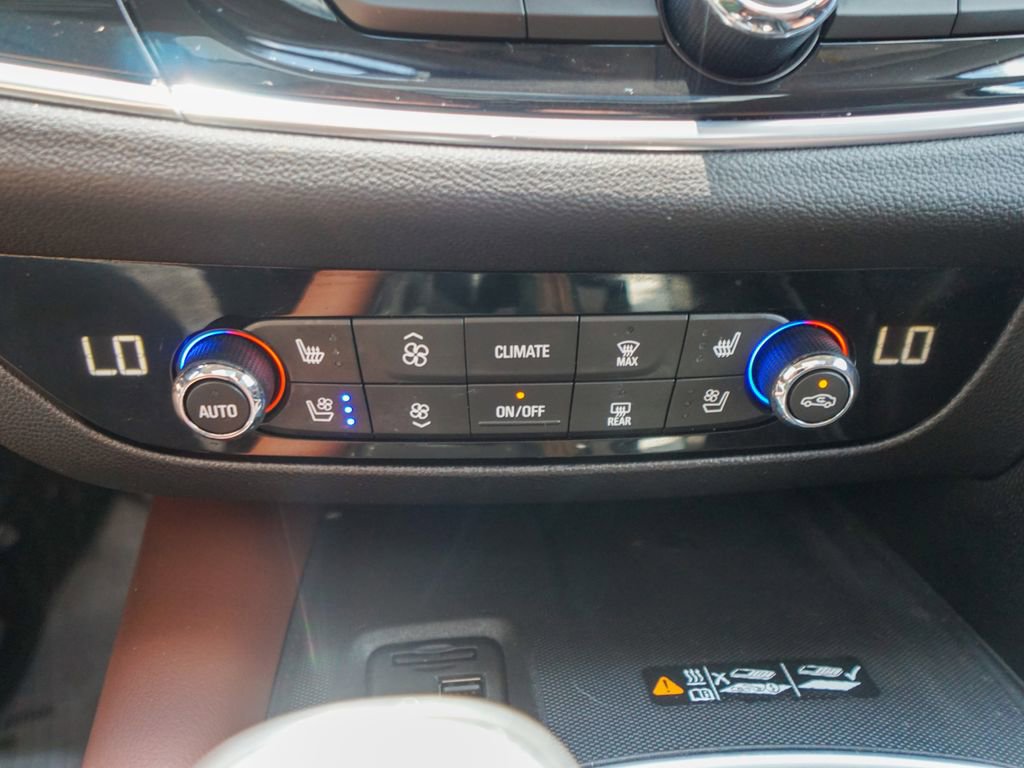 Used 2021 Buick Enclave Avenir w/ Avenir Technology Package image 28