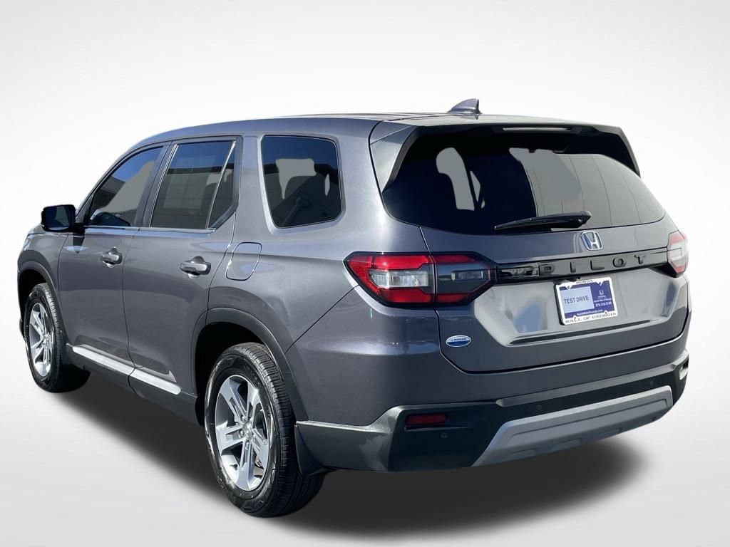 Certified 2025 Honda Pilot EX-L image 4