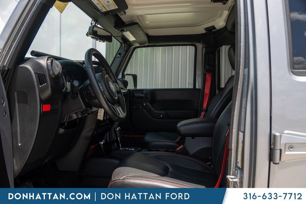 Used 2018 Jeep Wrangler Unlimited Rubicon AWD/4WD image 3