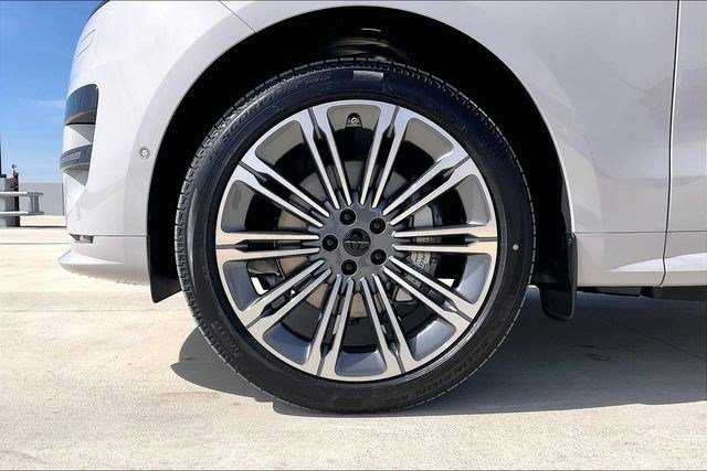 New 2026 Land Rover Range Rover Sport Dynamic SE image 15