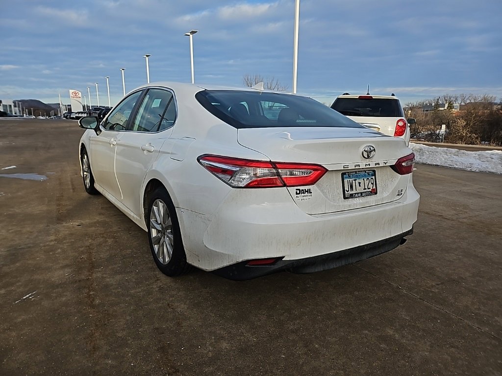 Used 2020 Toyota Camry LE image 9