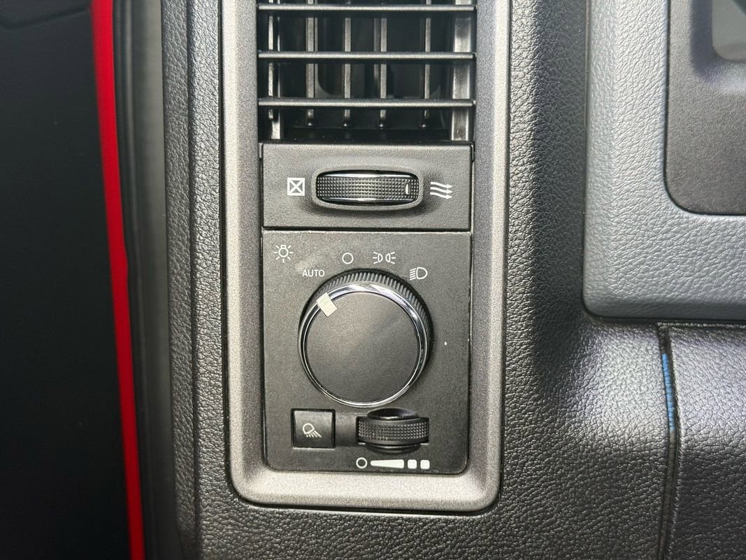 Used 2013 RAM 2500 Tradesman w/ Chrome Appearance Group AWD/4WD image 20