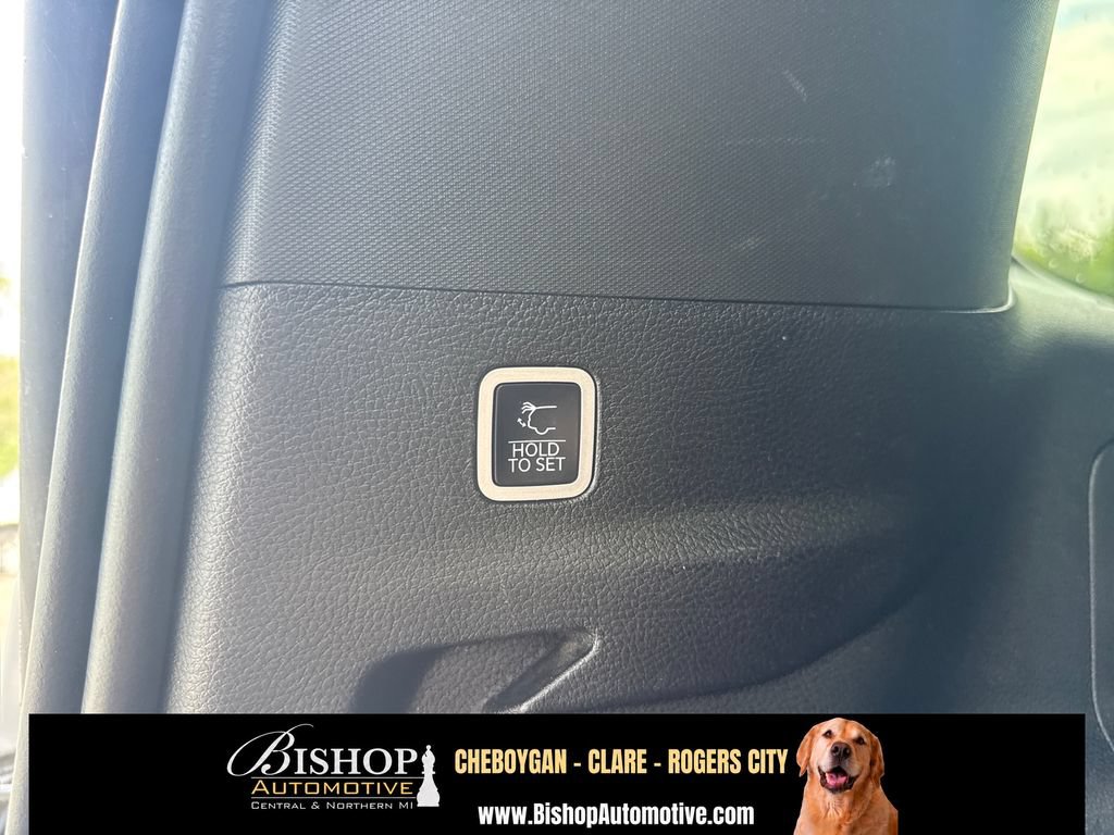 Used 2024 Jeep Wagoneer L Series II w/ Flexible Seating Group AWD/4WD image 23