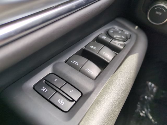 Used 2022 Chevrolet Suburban LT w/ LT Signature Plus Package AWD/4WD image 29