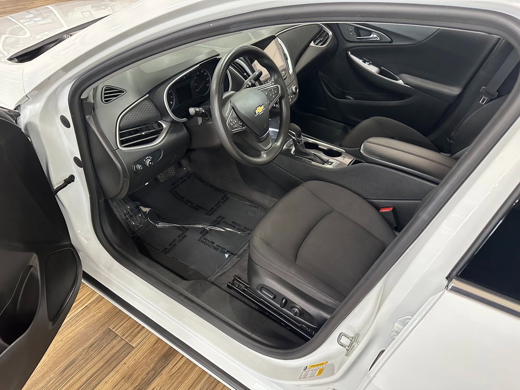 Used 2023 Chevrolet Malibu LT image 8