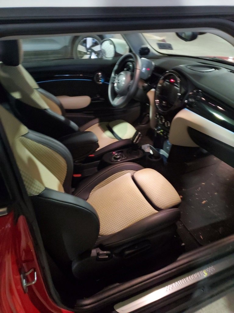 Used 2023 MINI Cooper SE image 13