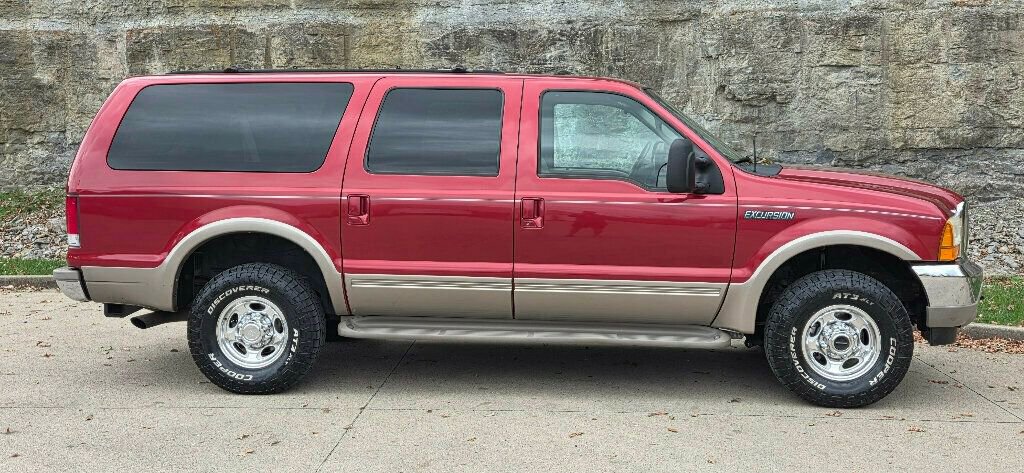 Used 2000 Ford Excursion Limited image 2