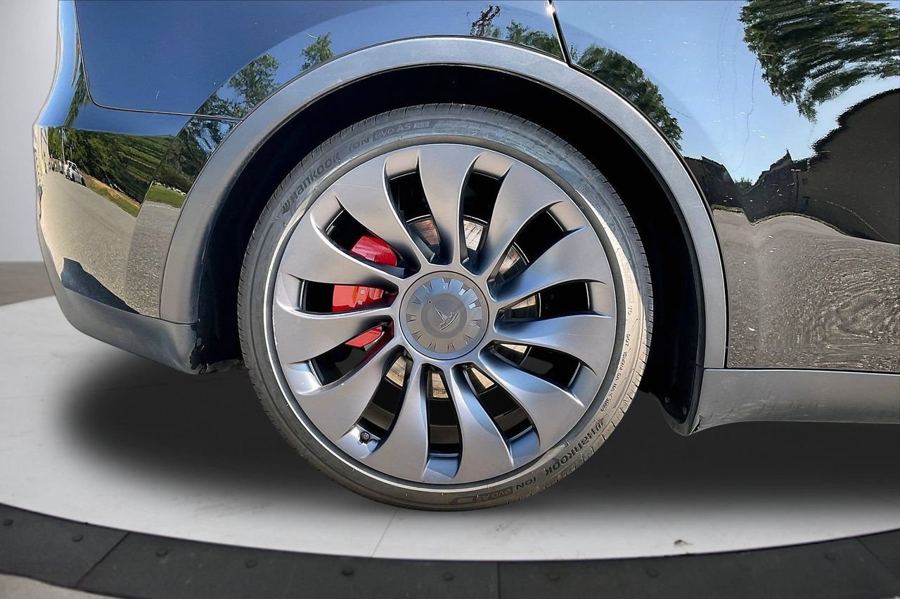 Used 2025 Tesla Model Y Performance AWD/4WD image 37
