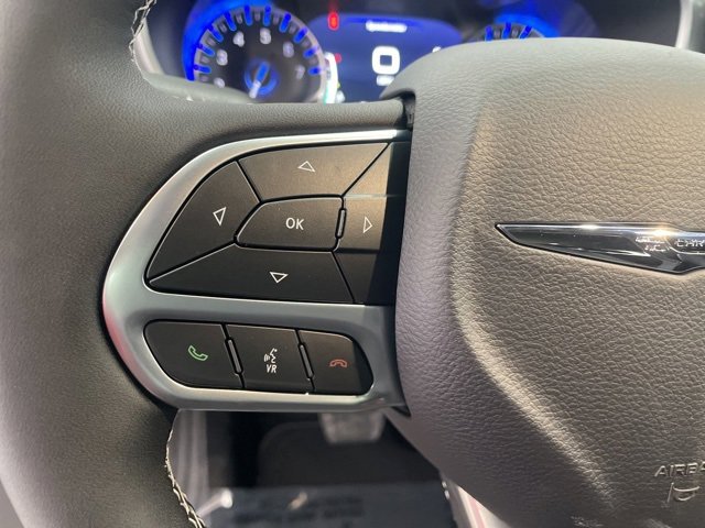 New 2026 Chrysler Pacifica Select image 15