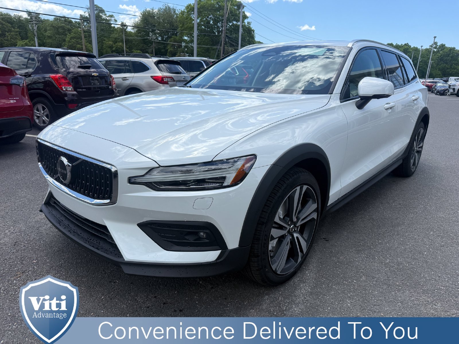 New 2026 Volvo V60 B5 Cross Country Plus w/ Protection Package Premier AWD/4WD image 4
