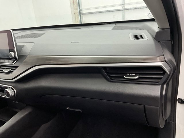 Used 2024 Nissan Altima 2.5 SV image 11