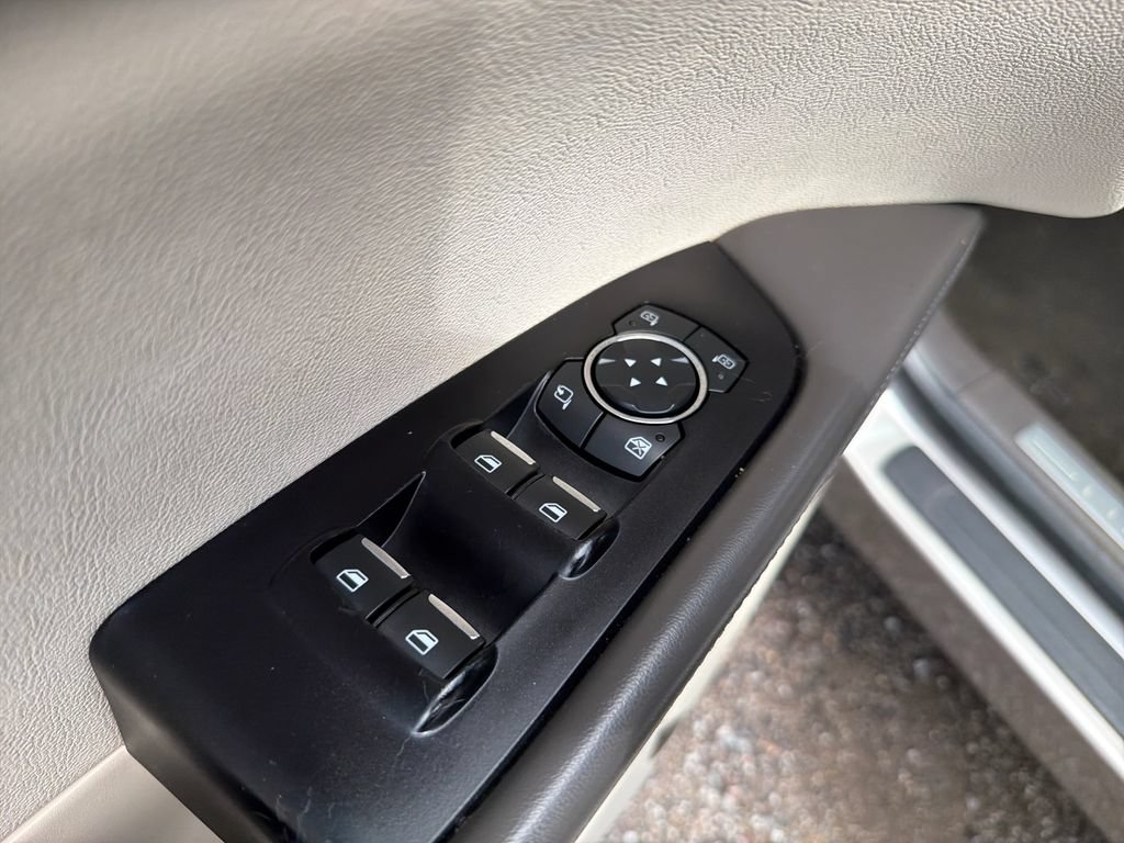 Used 2018 Lincoln MKX Reserve w/ Lincoln MKX Climate Package FWD image 11