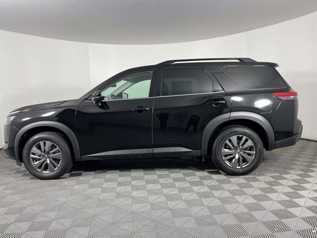Used 2024 Nissan Pathfinder SV image 6