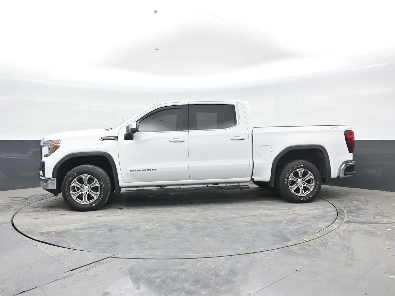 Used 2019 GMC Sierra 1500 SLT w/ SLT Convenience Package AWD/4WD image 4