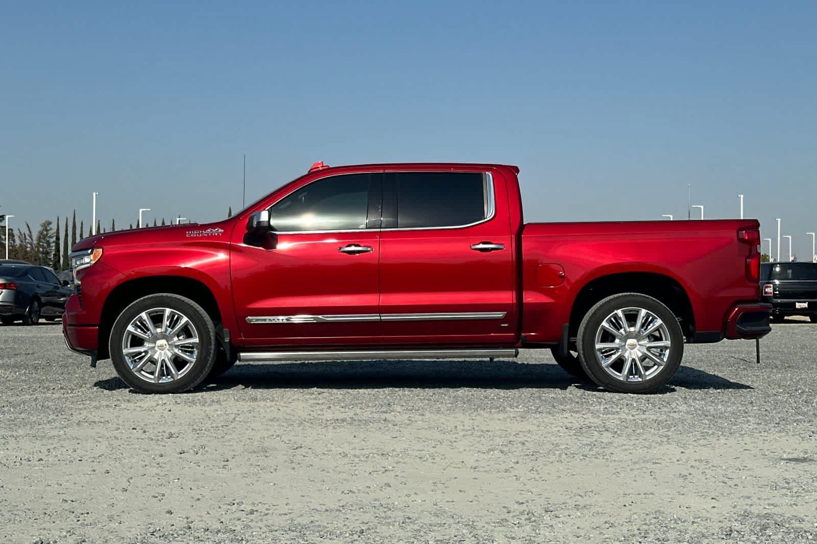 Used 2023 Chevrolet Silverado 1500 High Country w/ High Country Premium Package AWD/4WD image 6