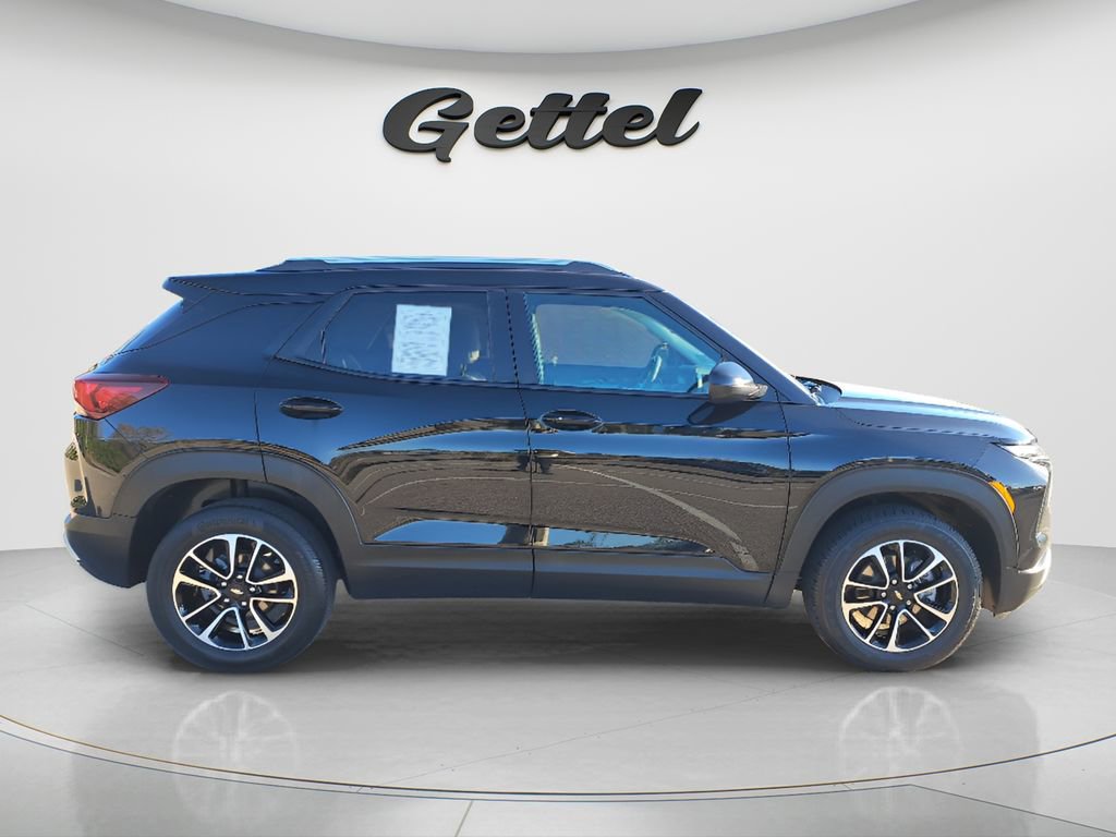 Used 2024 Chevrolet TrailBlazer LT image 3