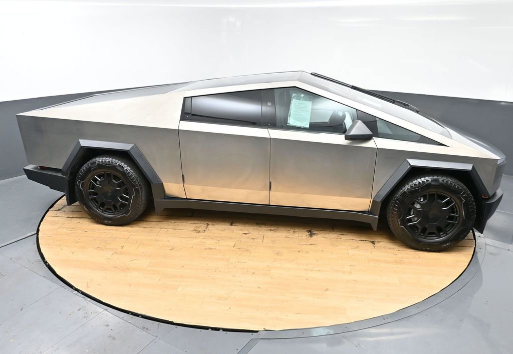 Used 2024 Tesla Cybertruck AWD Crew Cab image 54