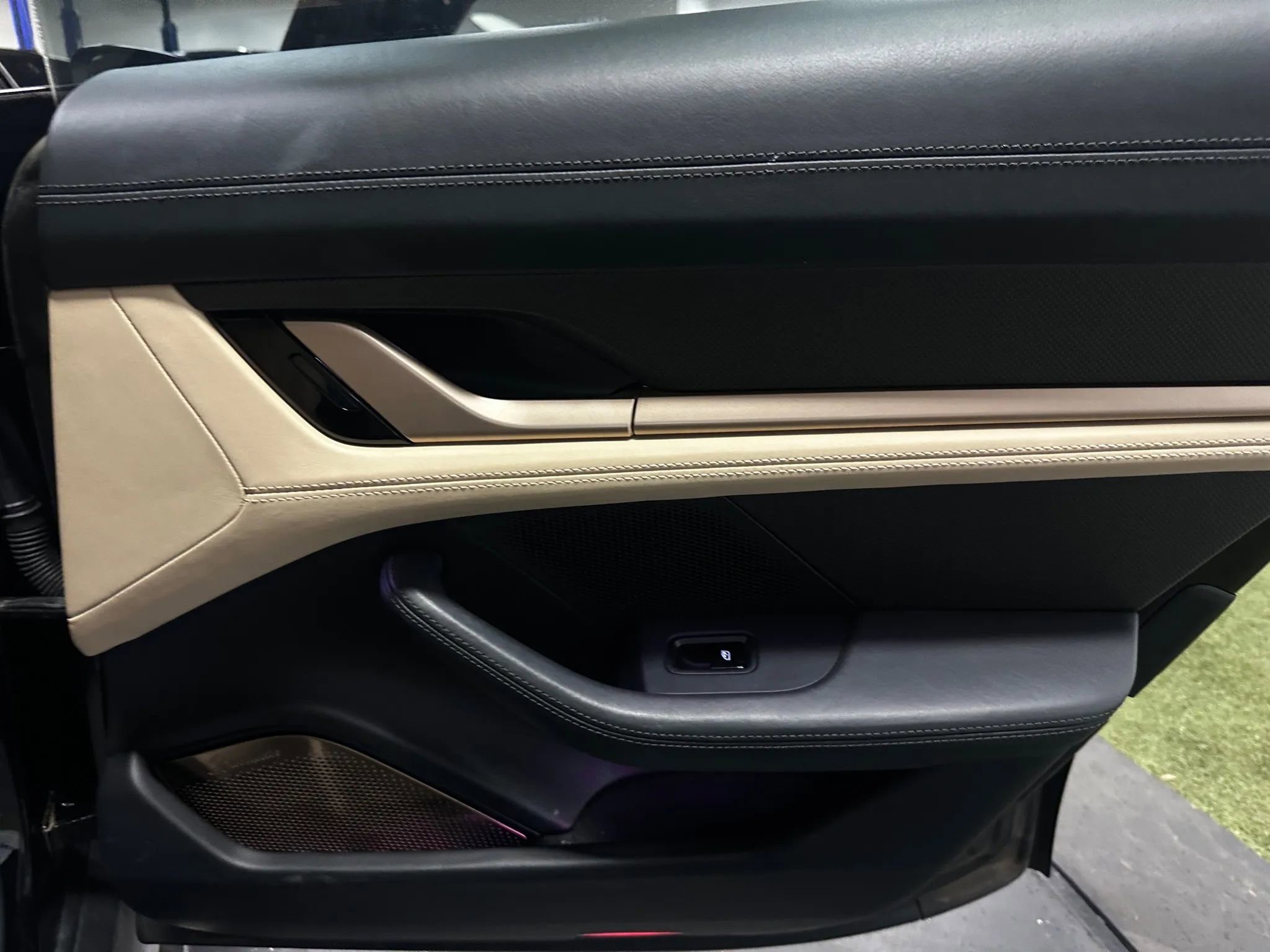 Used 2020 Porsche Taycan Turbo S image 23