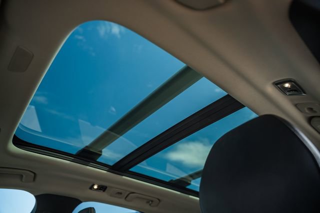 Used 2021 Volvo XC60 T5 Momentum w/ Advanced Package AWD/4WD image 32