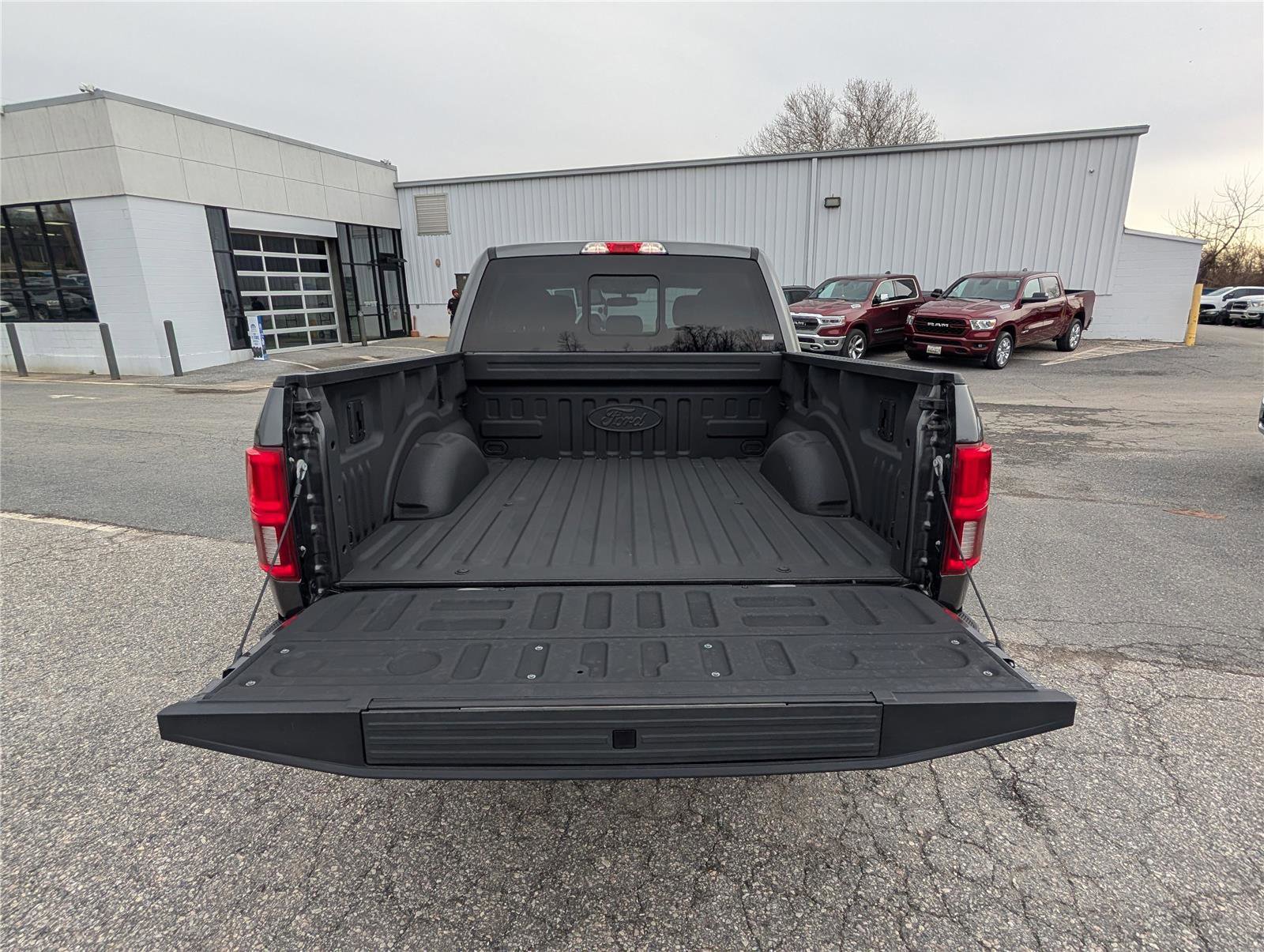 Used 2019 Ford F150 Lariat image 12