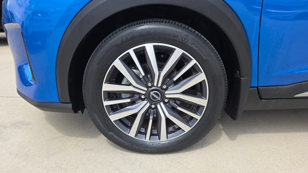 Used 2023 Nissan Kicks SR w/ SR Premium Package FWD image 10