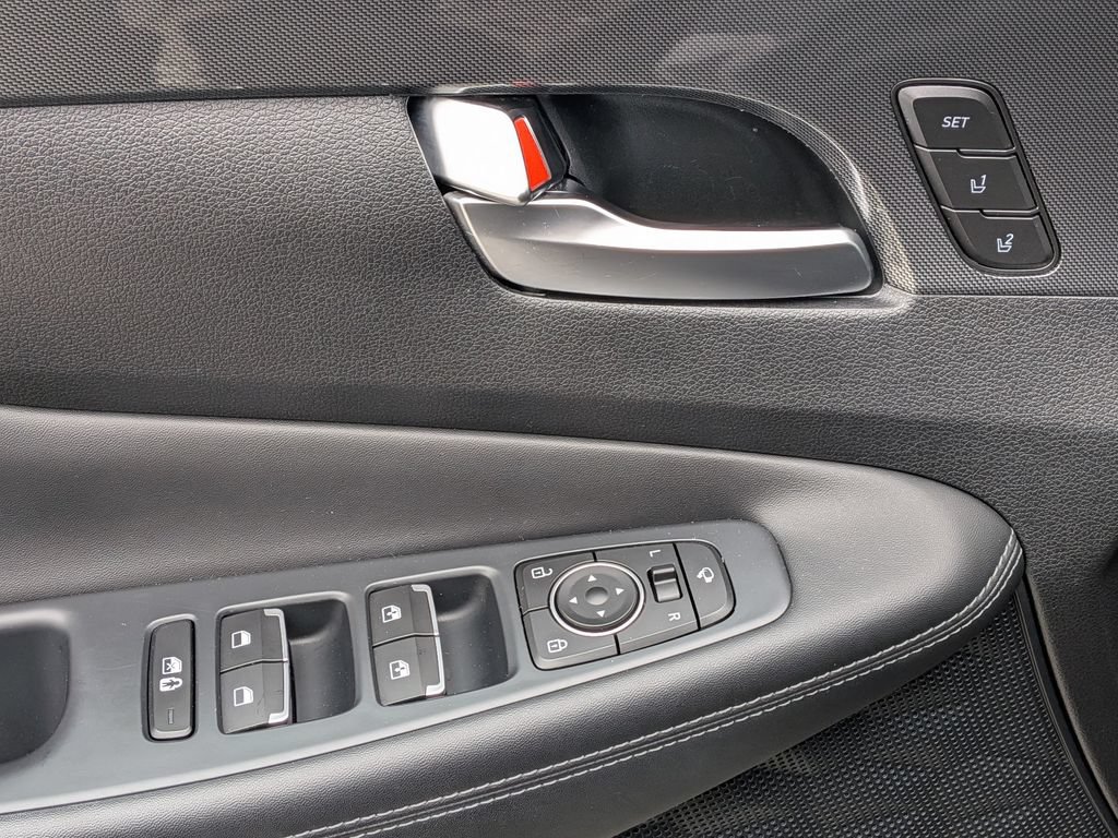 Used 2022 Hyundai Santa Fe Limited AWD/4WD image 15
