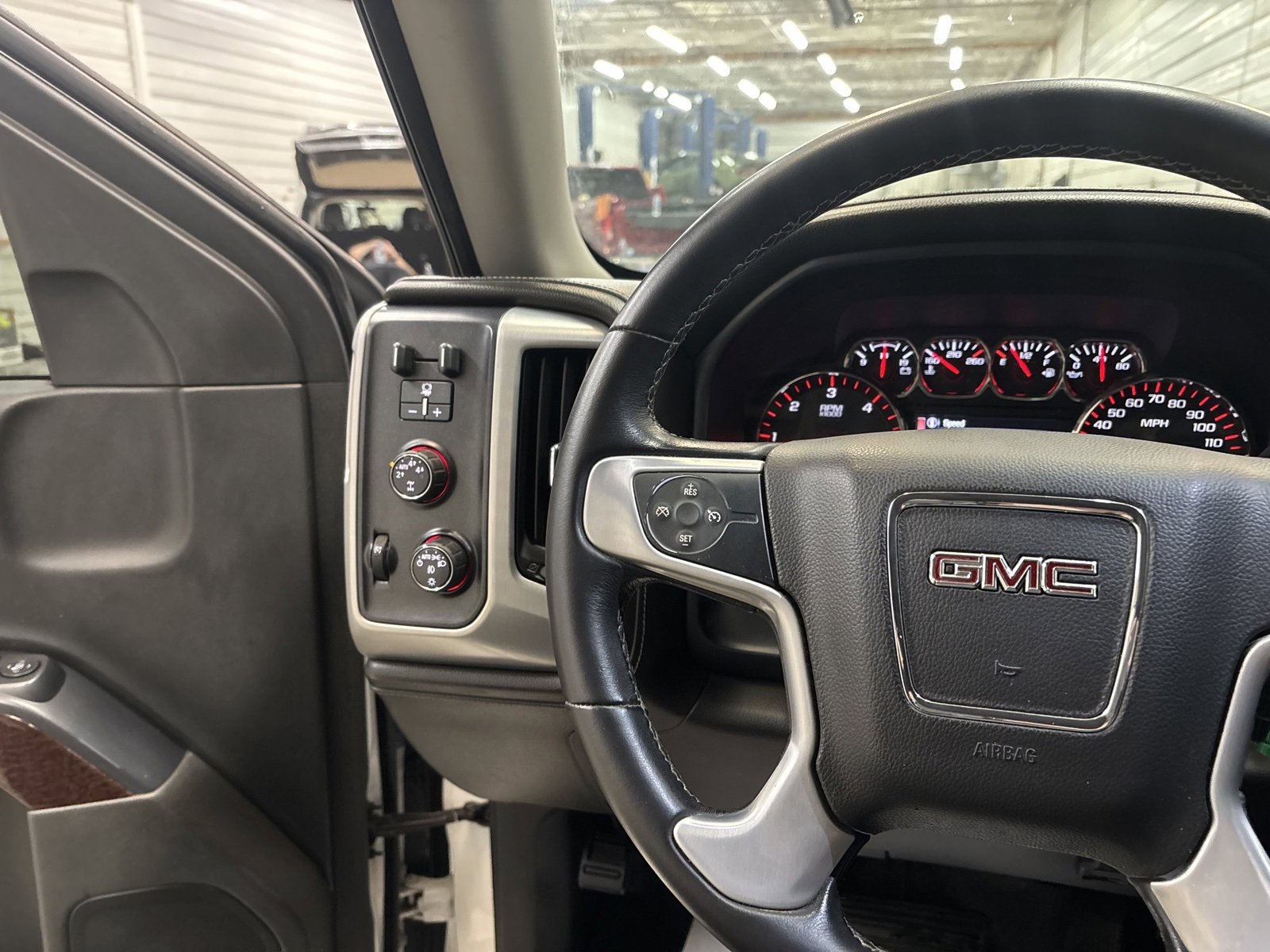 Used 2015 GMC Sierra 1500 SLE w/ Carbon-22 Edition image 14