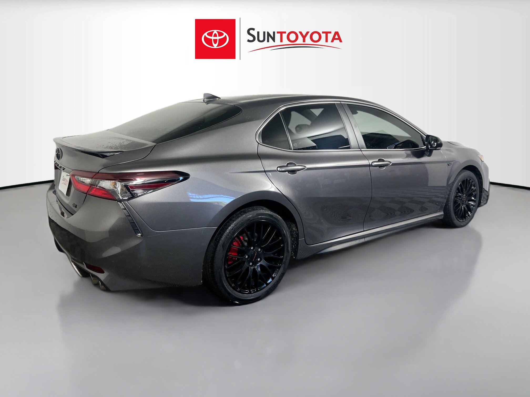 Used 2023 Toyota Camry SE image 4