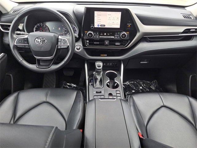 Used 2024 Toyota Highlander XLE image 16