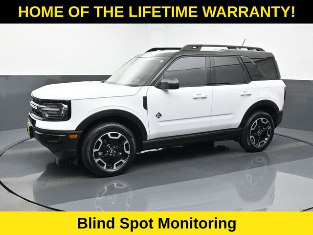 Used 2024 Ford Bronco Sport Outer Banks w/ Tech Package image 2