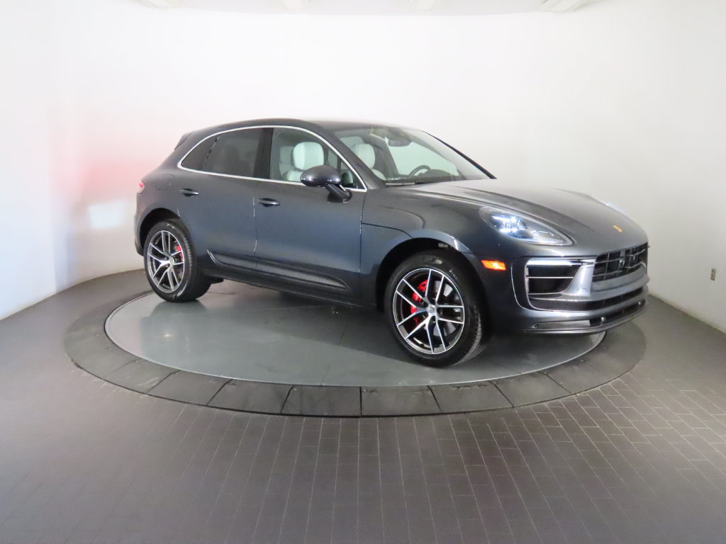 Certified 2023 Porsche Macan S AWD/4WD image 9