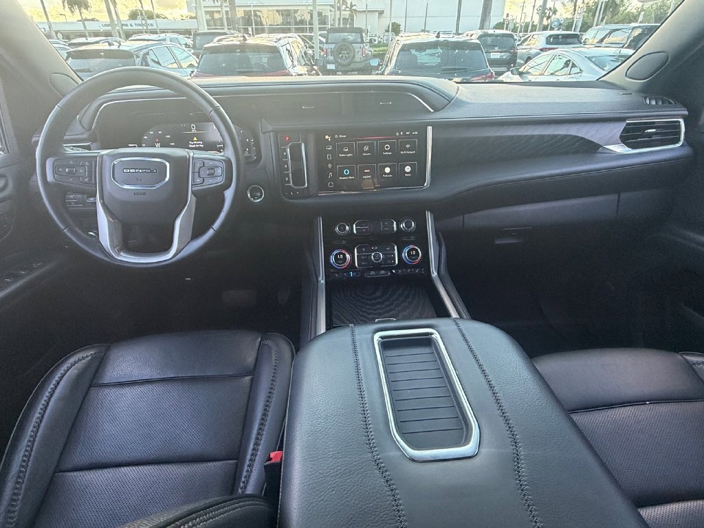 Used 2023 GMC Yukon Denali AWD/4WD image 14