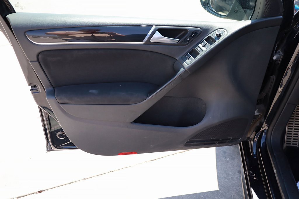 Used 2010 Volkswagen GTI 4-Door image 10