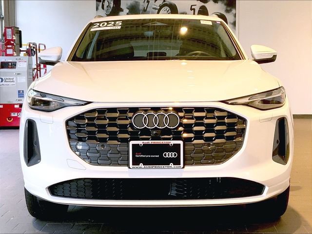 Certified 2025 Audi Q5 Premium w/ Convenience Package AWD/4WD image 8