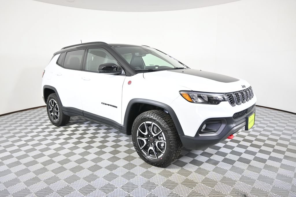 New 2026 Jeep Compass Trailhawk w/ Sun, Sound & Navigation Group AWD/4WD image 9