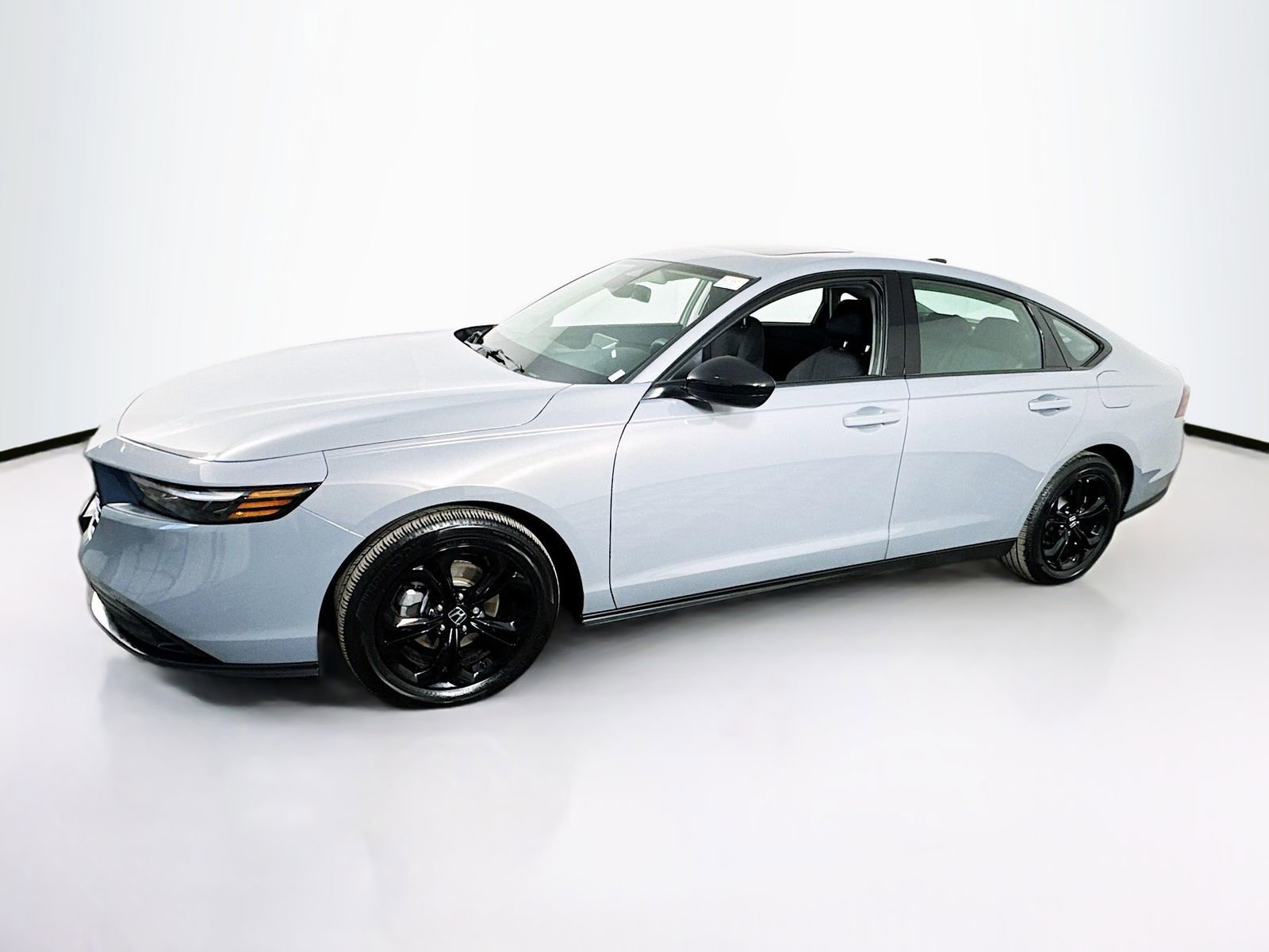 Used 2025 Honda Accord SE image 4