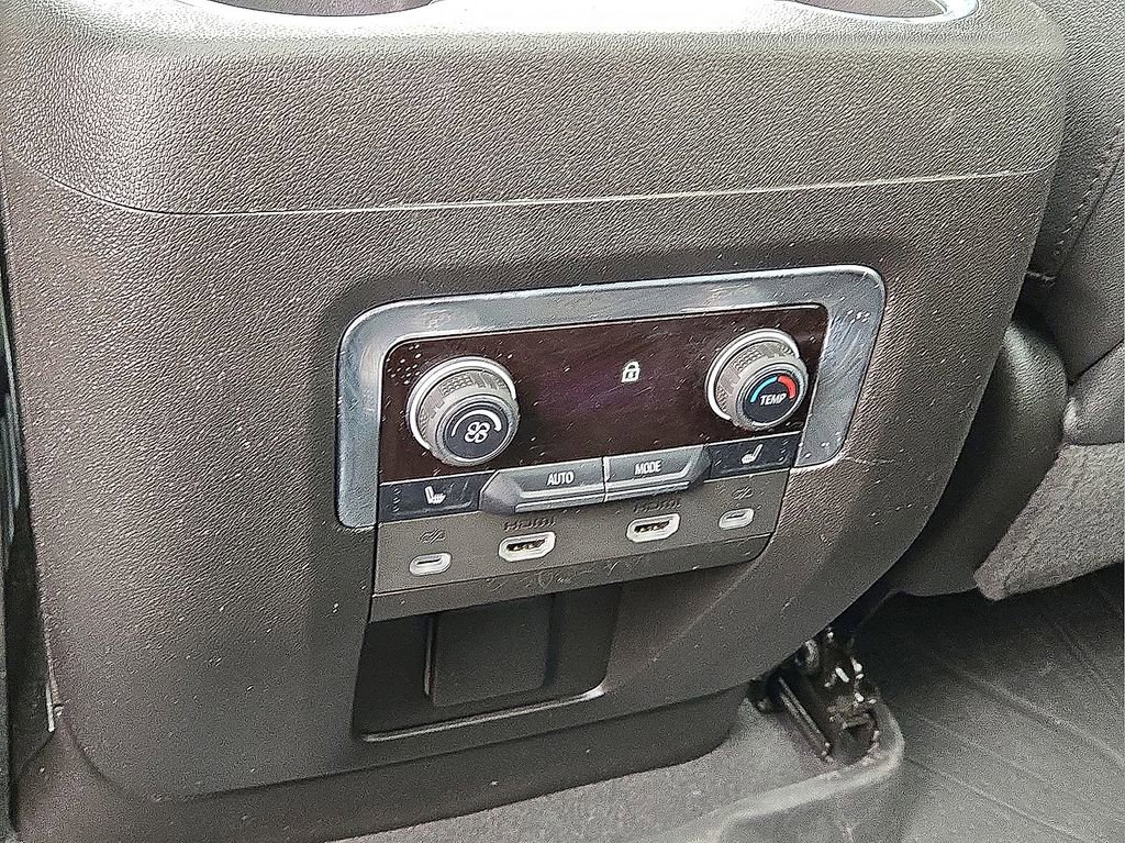 Used 2024 Chevrolet Tahoe High Country w/ Advanced Technology Package image 18