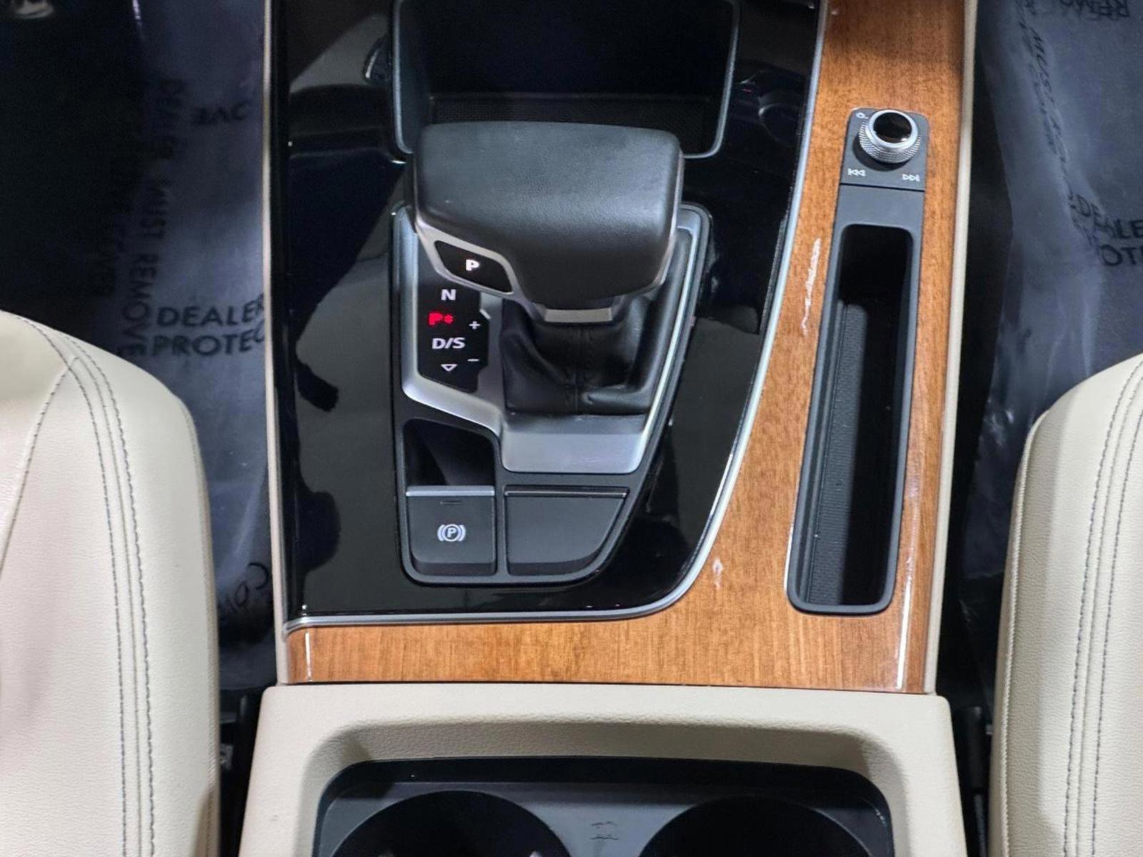 Used 2023 Audi Q5 2.0T Premium w/ Convenience Package image 16