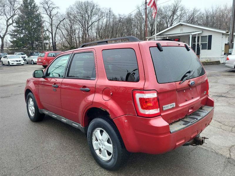 Used 2011 Ford Escape XLT w/ 201A Rapid Spec Order Code FWD image 2