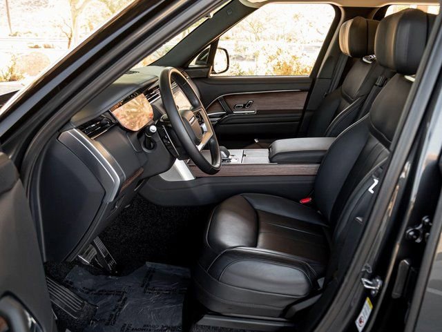 Used 2025 Land Rover Range Rover Autobiography image 14